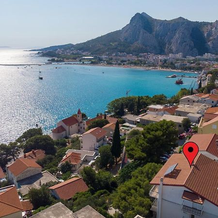 Apartments Adisa Omis Bagian luar foto