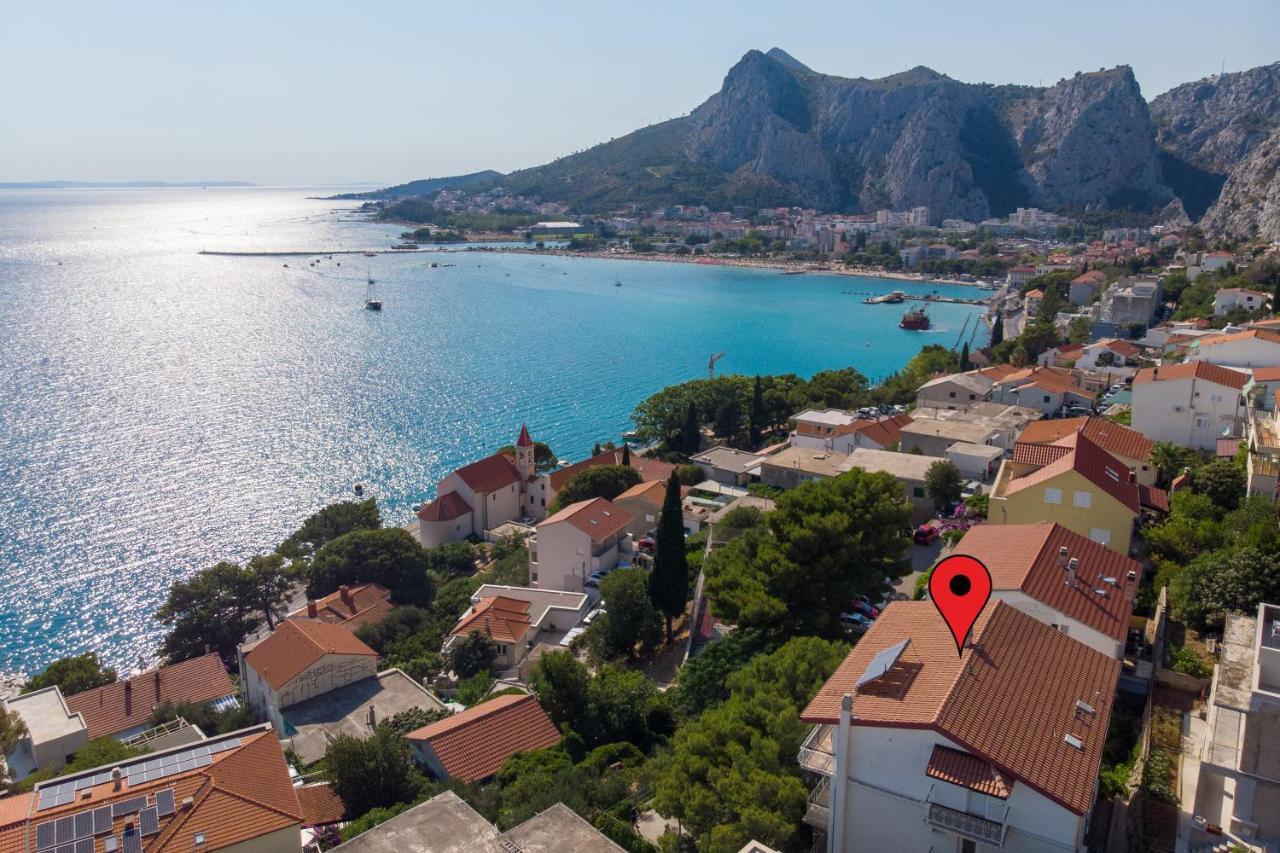 Apartments Adisa Omis Bagian luar foto