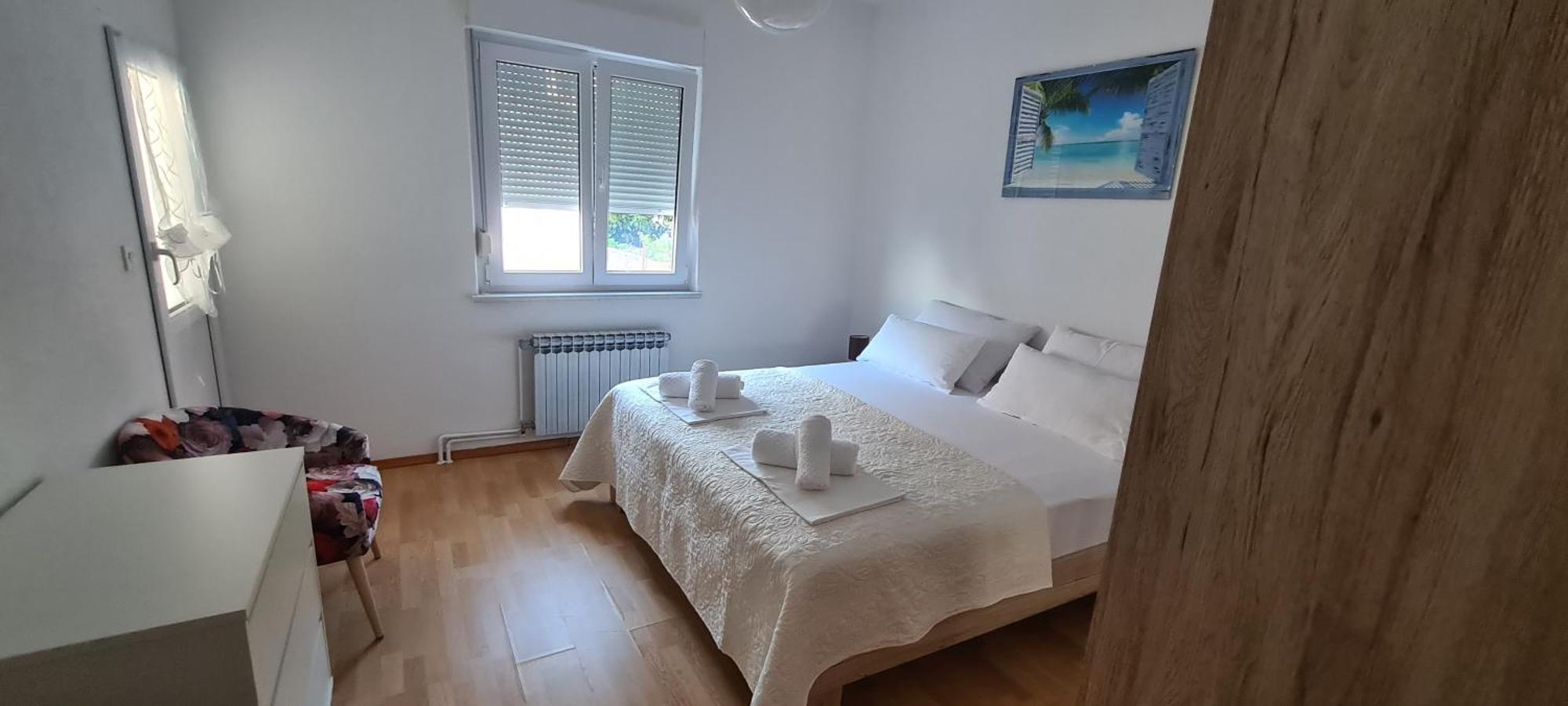 Apartments Adisa Omis Bagian luar foto